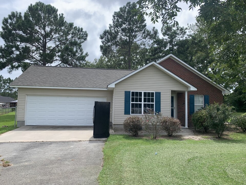 7 Tweedside Way in Tifton, GA - Building Photo