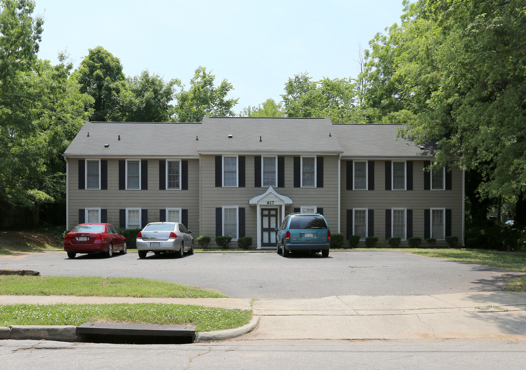 617 W North St in Raleigh, NC - Building Photo