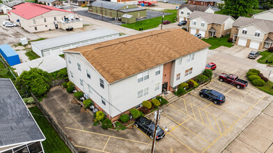 Clement Court in Parkersburg, WV - Building Photo - Building Photo