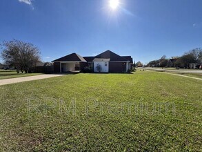 4388 Pasture Clear Ct in Zachary, LA - Building Photo - Building Photo