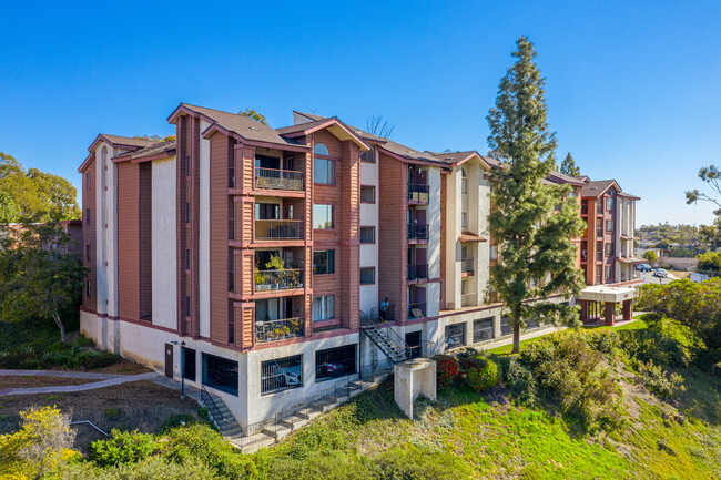 Sunrise Pointe in San Diego, CA - Building Photo - Building Photo