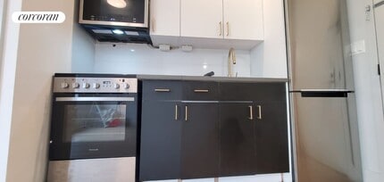 22 E 212th St in Bronx, NY - Building Photo - Building Photo