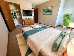 238 NW Woods Chapel Rd in Blue Springs, MO - Building Photo - Building Photo