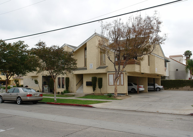 849 N Van Ness Ave in Santa Ana, CA - Foto de edificio - Building Photo