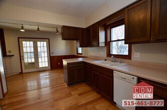 2618 57th St in Des Moines, IA - Foto de edificio - Building Photo