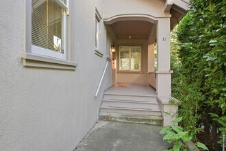 31 Hardwick Ave in Piedmont, CA - Building Photo - Building Photo