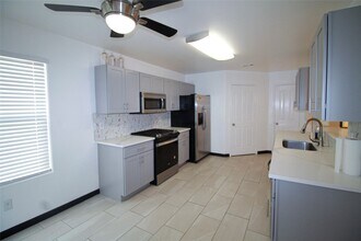 3827 Dogwood Tr in Baytown, TX - Building Photo - Building Photo