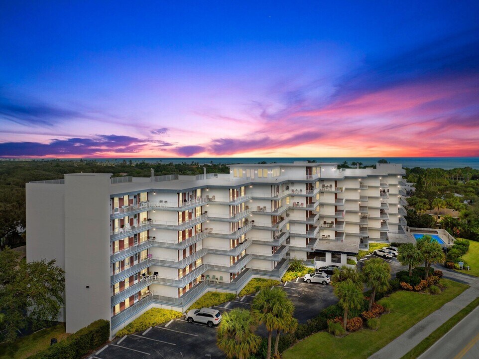 935 E Causeway Blvd in Vero Beach, FL - Building Photo