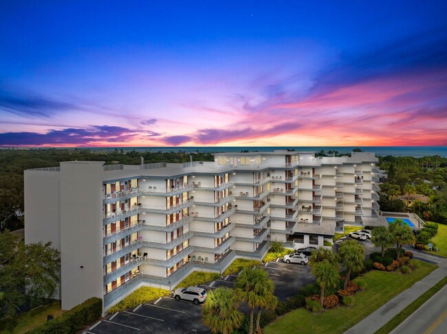property at 935 E Causeway Blvd
