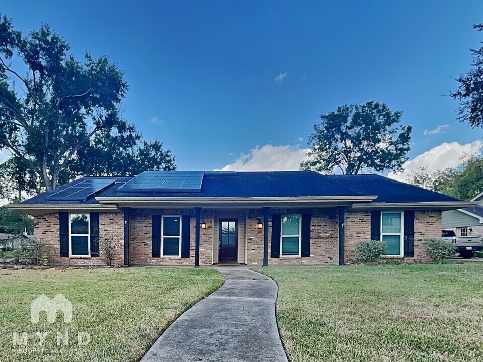 4003 Highknoll Ln in Seabrook, TX - Foto de edificio