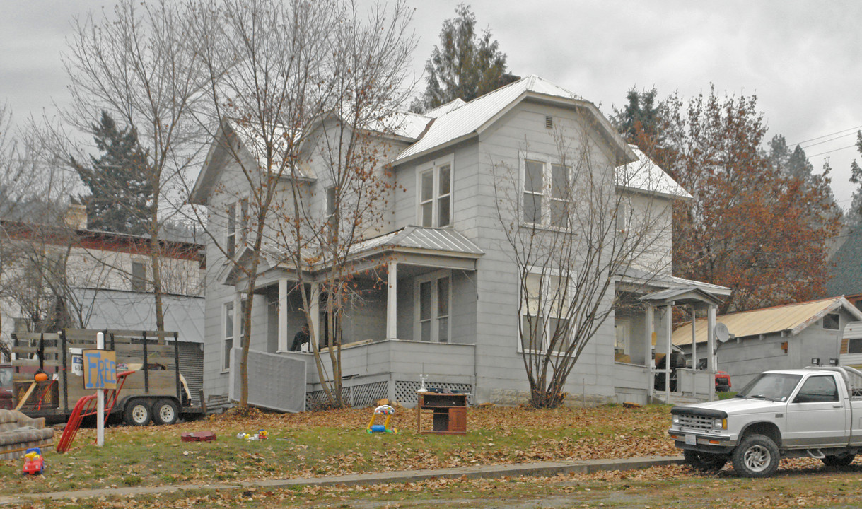 610 N Elm St in Colville, WA - Building Photo