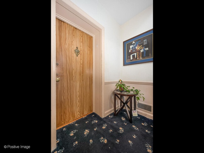 5901 N St Louis Ave in Chicago, IL - Building Photo - Building Photo