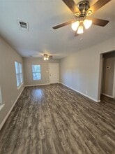 511 S Roosevelt Ave in Cleveland, TX - Building Photo - Building Photo