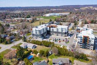 Affinity Condos in Burlington, ON - Building Photo - Building Photo