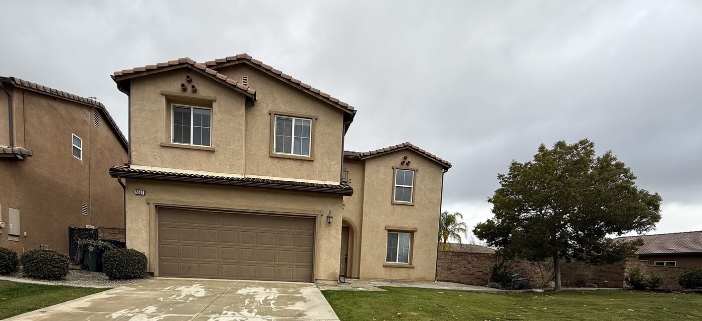 5507 Cordonata Way in Bakersfield, CA - Building Photo