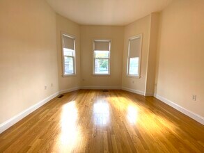 20 Clarendon St, Unit 1 in Watertown, MA - Building Photo - Building Photo