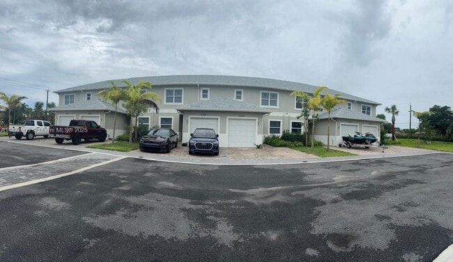 property at 4221 Gulfstream Rd