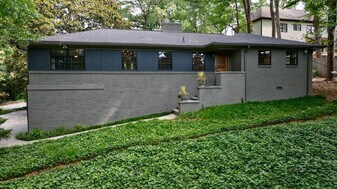 776 Windsor Pkwy in Sandy Springs, GA - Building Photo