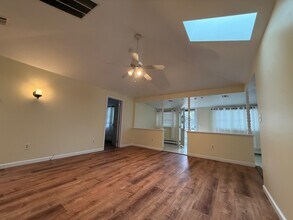 590 Princeton Ave in Brick, NJ - Foto de edificio - Building Photo