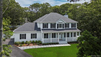 29 Gateway Ct in Hampton Bays, NY - Building Photo - Building Photo
