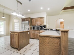 9830 East 119th Pl S in Bixby, OK - Foto de edificio - Building Photo