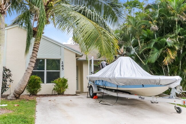 property at 265 Palmetto Ct