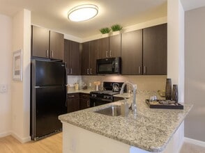 9 Bay Dr in Randolph, MA - Building Photo - Building Photo