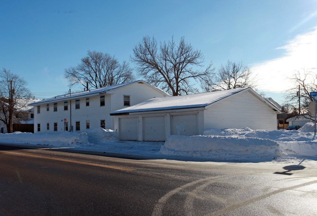 8097 Mckinley St NE in Spring Lake Park, MN - Building Photo