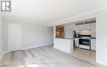 56 Mendota Rd in Toronto, ON - Building Photo - Building Photo