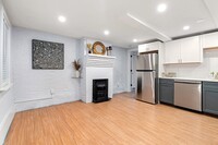 155 Dorchester St, Unit 1 in Boston, MA - Building Photo - Building Photo