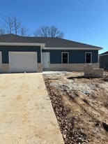 594 N Airport Rd in Strafford, MO - Building Photo