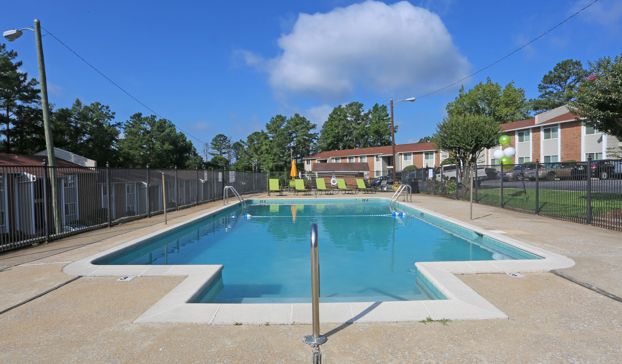 Mountain Woods Apartments in Birmingham, AL - Building Photo