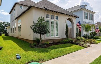 304 Catalina Ln in Youngsville, LA - Building Photo - Building Photo