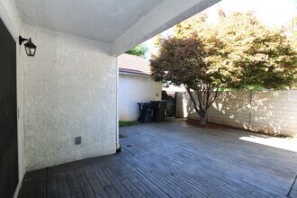 40 Dearborn Cir in Redlands, CA - Building Photo - Building Photo
