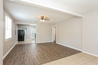 980 McTyre Ct in Jacksonville, FL - Building Photo - Building Photo