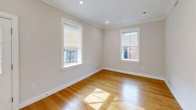 103 Porter St, Unit #4 in Boston, MA - Building Photo - Building Photo