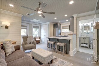 1320 Wilmington Island Rd in Savannah, GA - Building Photo - Building Photo