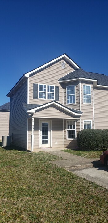 827 GA-72 in Comer, GA - Building Photo