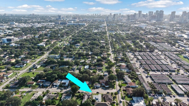 401 NW 16th Ave, Unit Apt N in Fort Lauderdale, FL - Foto de edificio - Building Photo