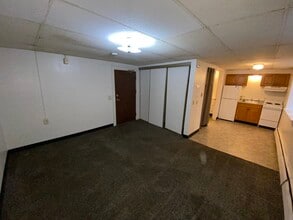 1143 1st St NW, Unit 105 in Rochester, MN - Foto de edificio - Building Photo