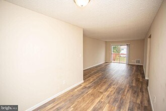 909 Woodchip Rd in Lumberton, NJ - Building Photo - Building Photo