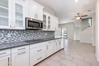 17644 N 77th Pl in Scottsdale, AZ - Building Photo - Building Photo