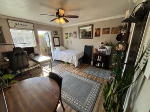 719 S Pine St, Unit 719 in Escondido, CA - Building Photo - Building Photo