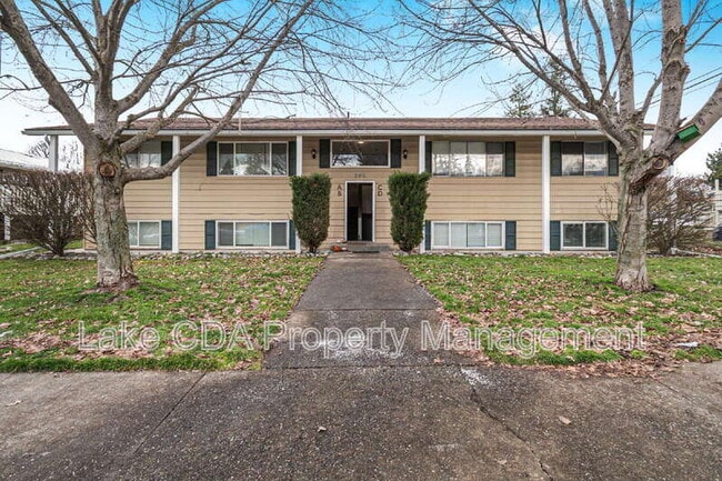 205 E Boise Ave in Coeur d'Alene, ID - Foto de edificio - Building Photo