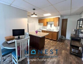 20 Academy St in Hallowell, ME - Building Photo - Building Photo