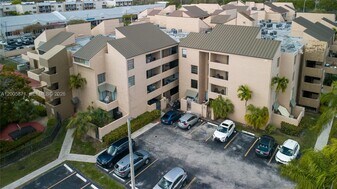 10500 SW 108th Ave in Miami, FL - Building Photo