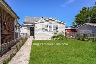 765 Regina Ave in St. Louis, MO - Building Photo