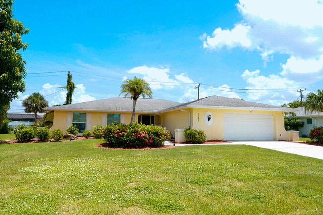 property at 1351 Oaklawn Ct