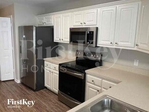 2026 Greenview Dr in Carrollton, TX - Foto de edificio - Building Photo