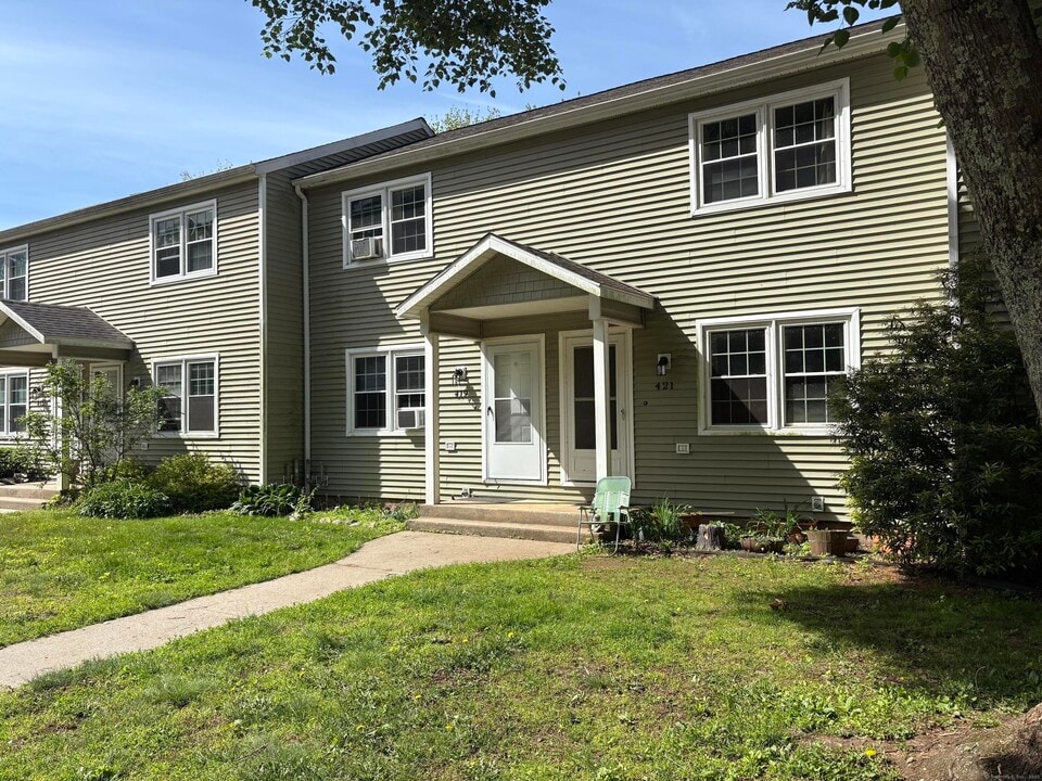 419 Linwood Cemetery Rd in Colchester, CT - Building Photo